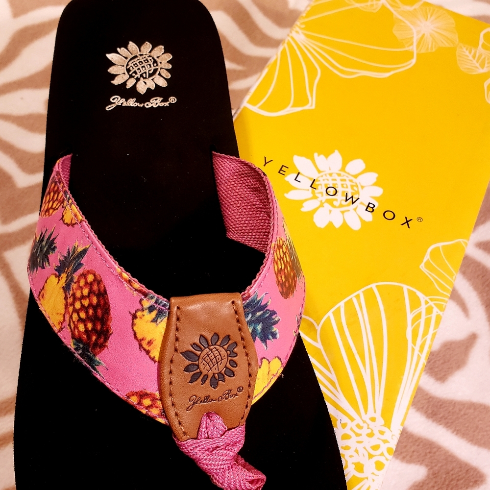 Yellow Box Pina Colada flip flops. 💗🍍💗🍍 Size 10. Worn once.